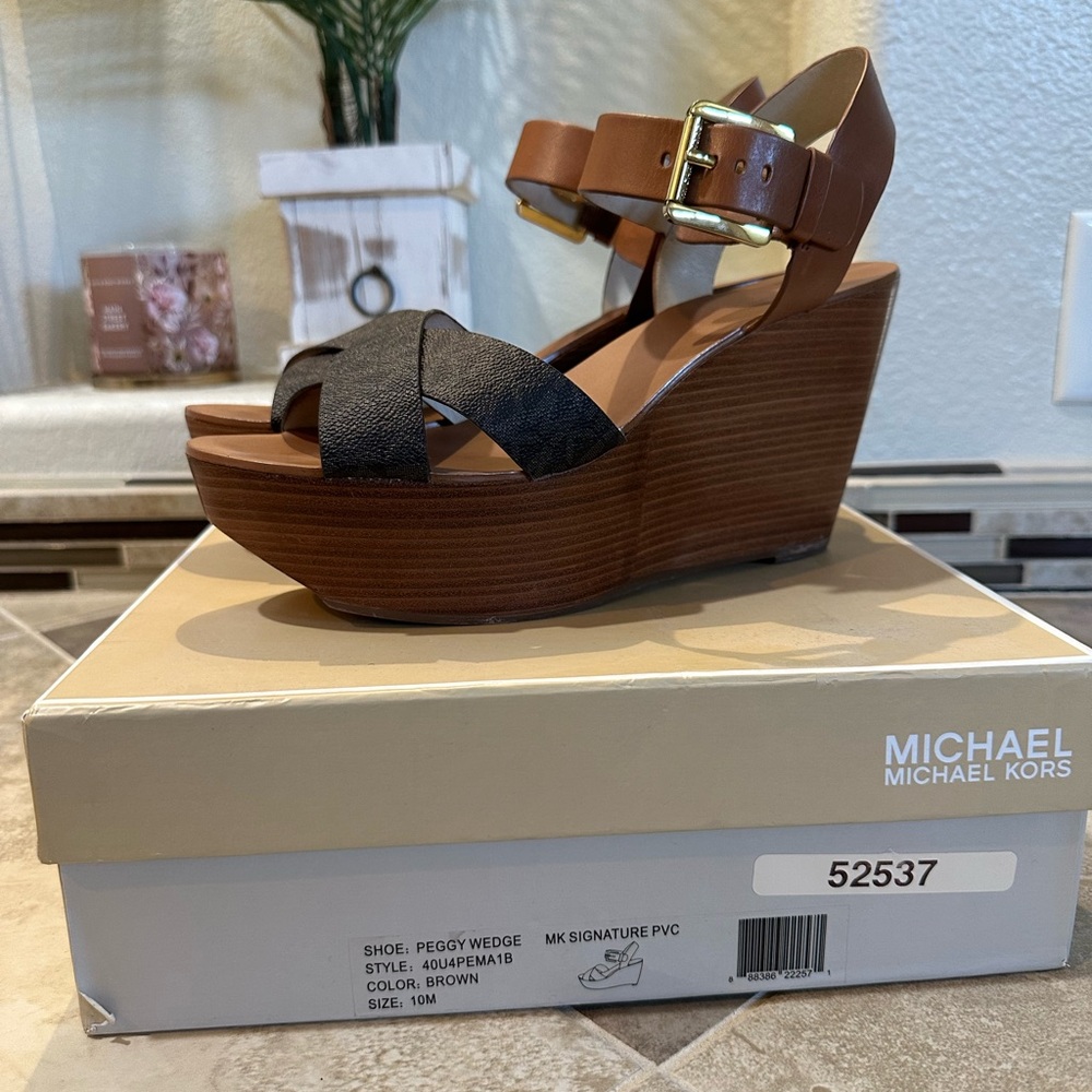 Michael Kors Peggy Wedge